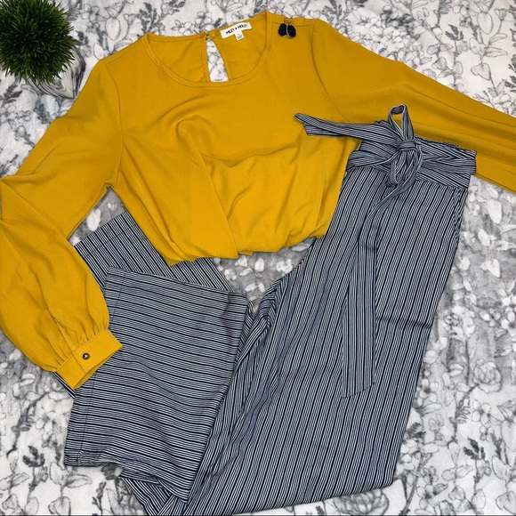 🐬 High Rise Wide Leg Pants - Picture 10 of 12